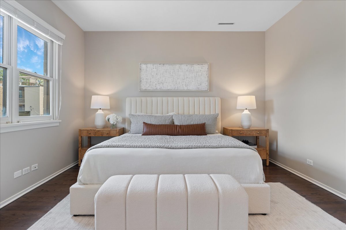 2955 N Racine Avenue Unit: 2B