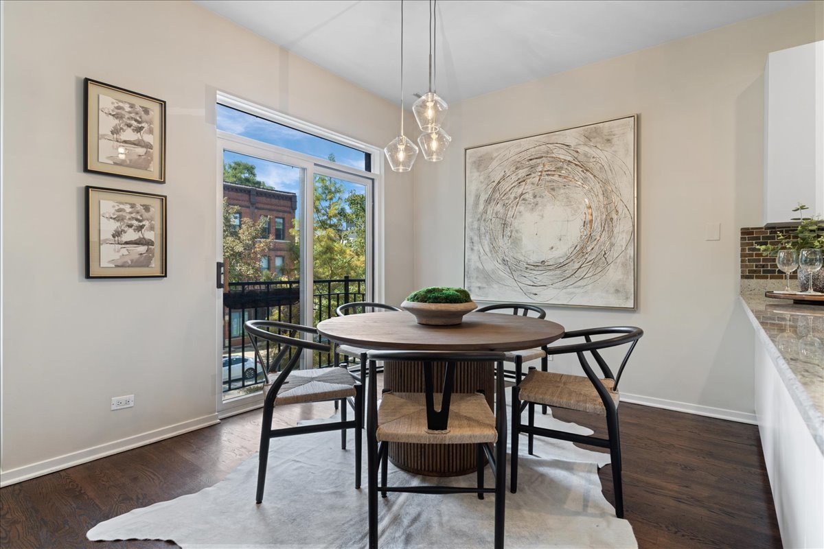 2955 N Racine Avenue Unit: 2B