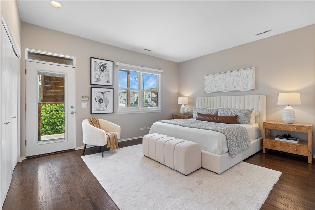 2955 N Racine Avenue Unit: 2B