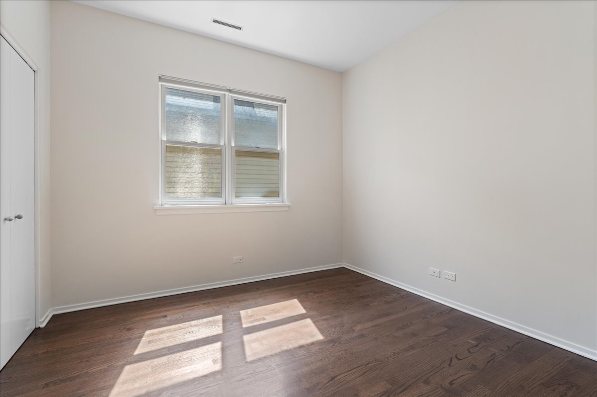 2955 N Racine Avenue Unit: 2B