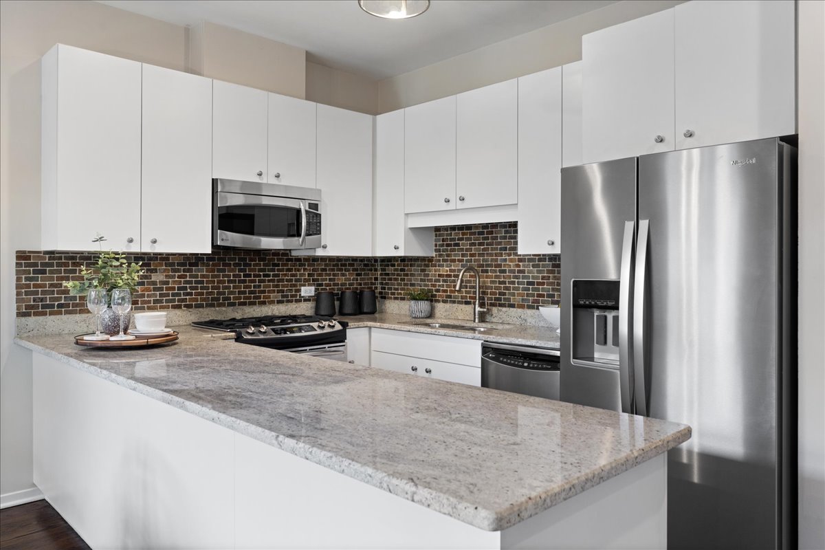 2955 N Racine Avenue Unit: 2B