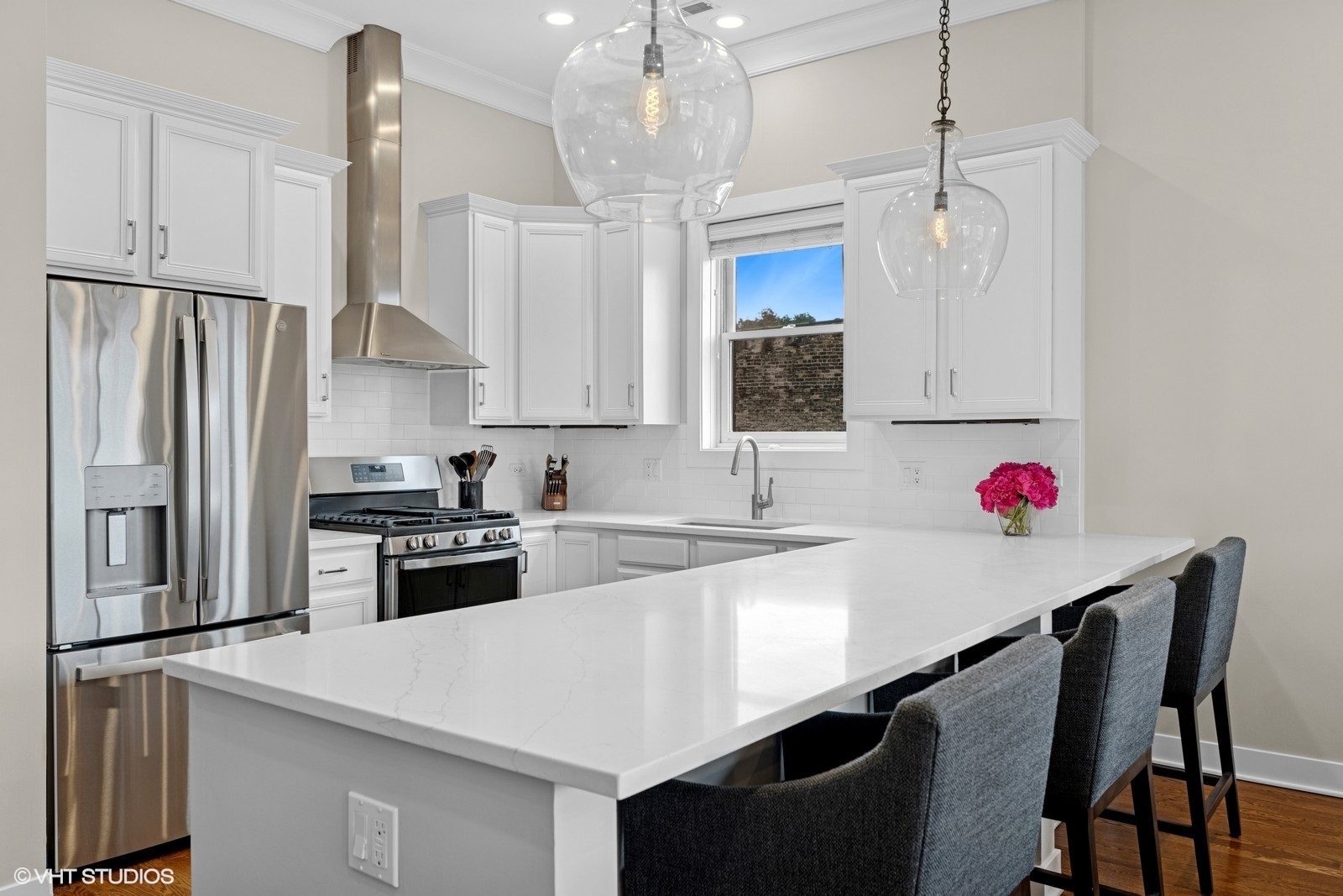 2212 W North Avenue Unit: 301