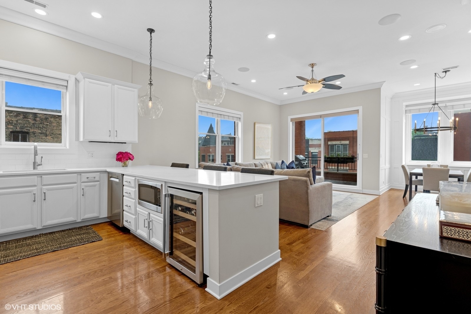 2212 W North Avenue Unit: 301