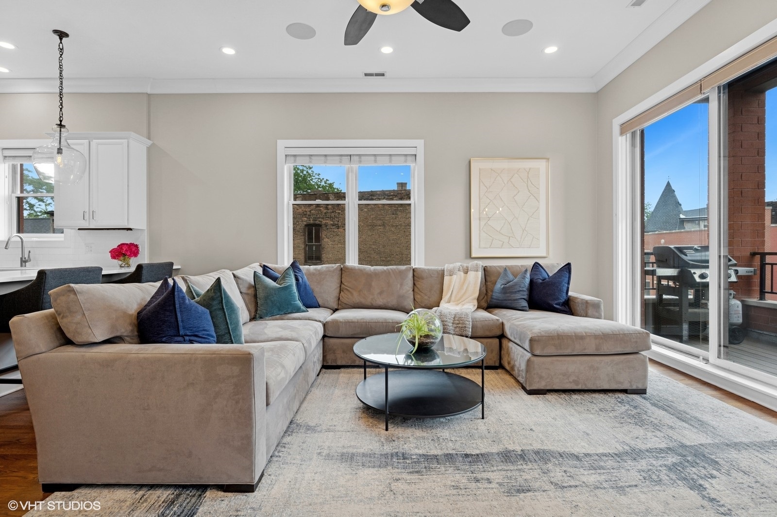 2212 W North Avenue Unit: 301