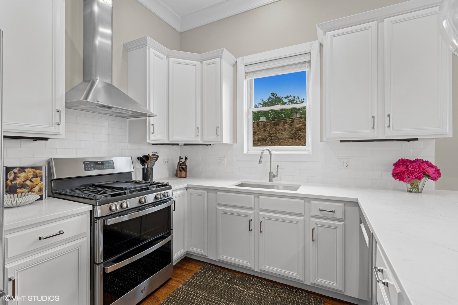 2212 W North Avenue Unit: 301