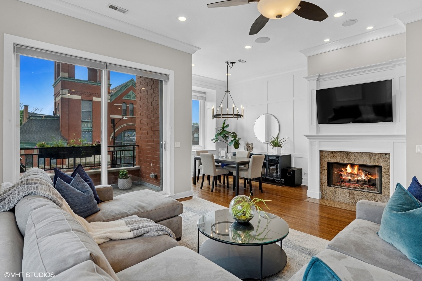 2212 W North Avenue Unit: 301