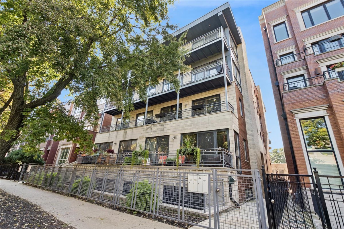 2315 W Wabansia Avenue Unit: 2W