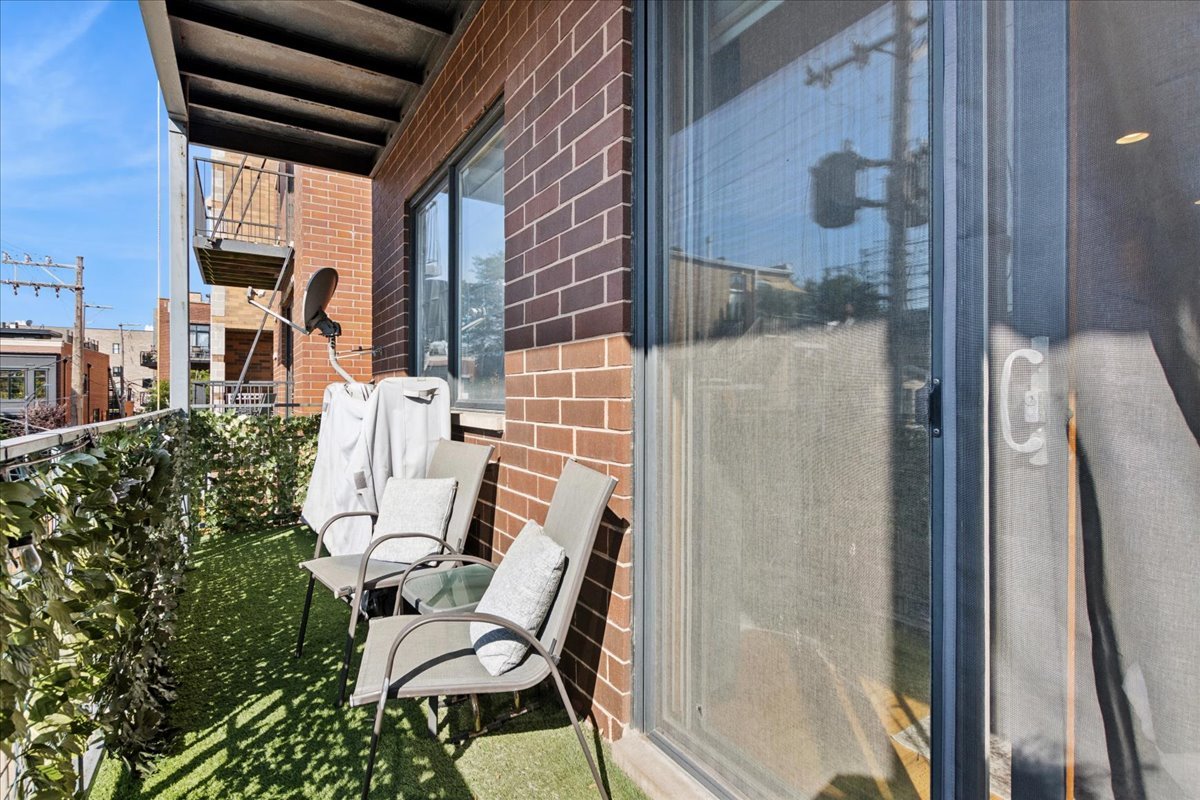 2315 W Wabansia Avenue Unit: 2W