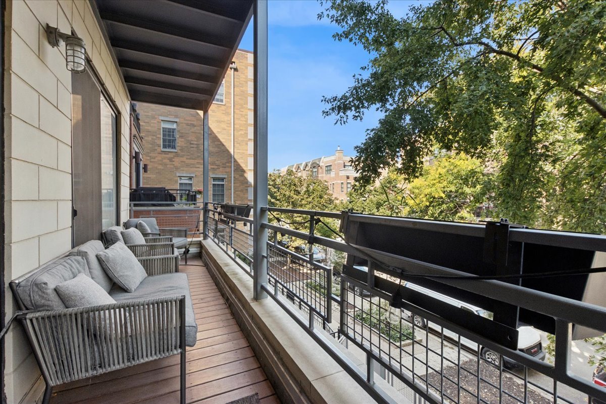 2315 W Wabansia Avenue Unit: 2W