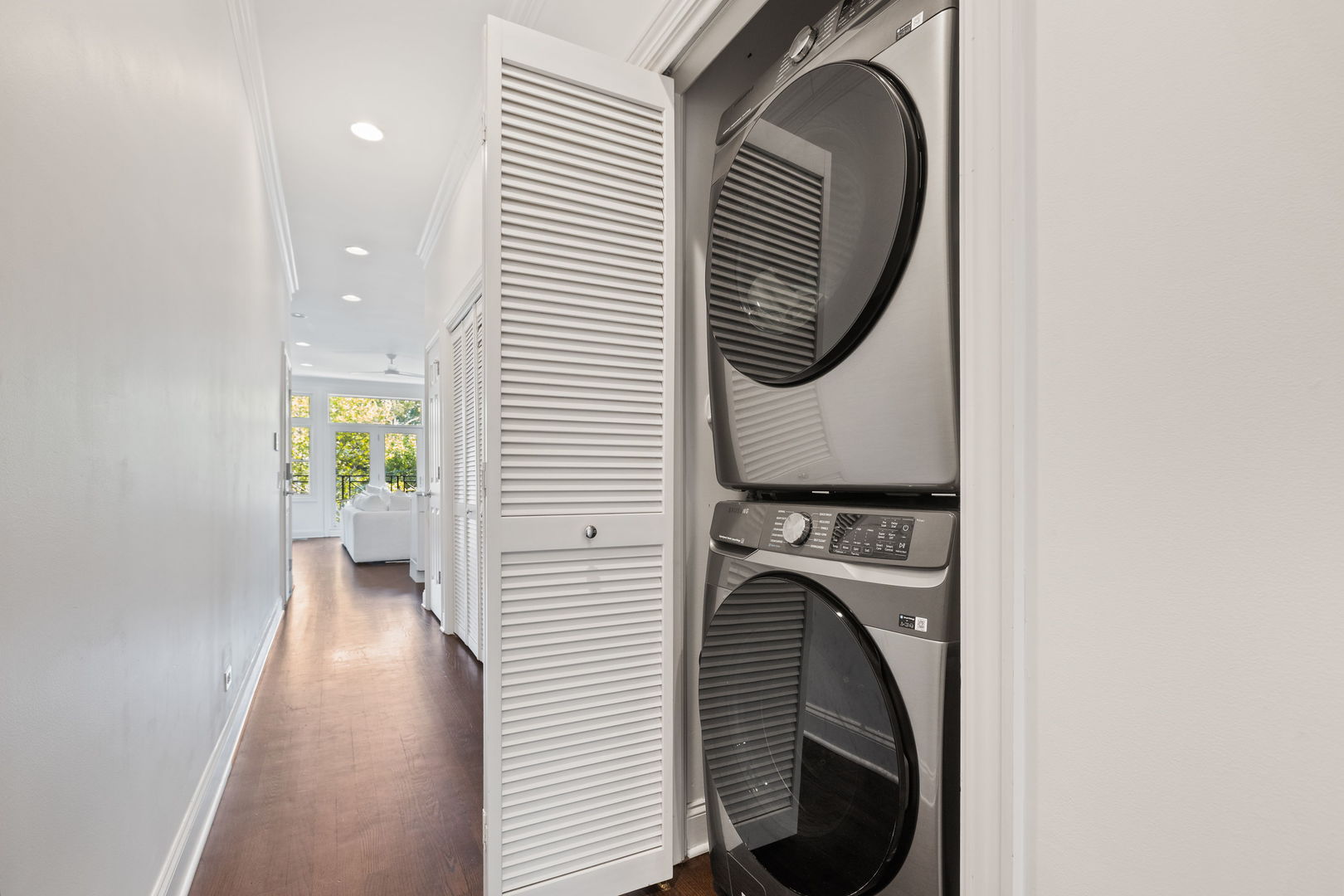 3450 N Southport Avenue Unit: 1