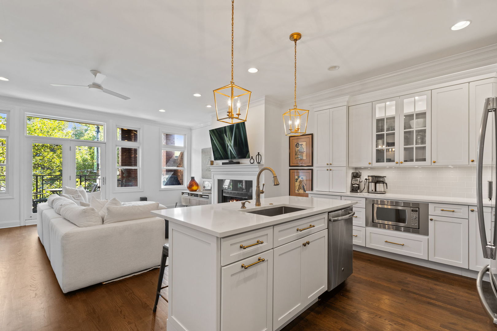 3450 N Southport Avenue Unit: 1