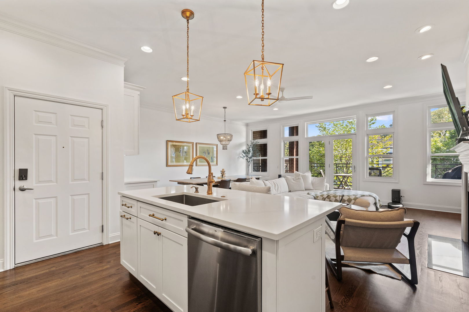 3450 N Southport Avenue Unit: 1