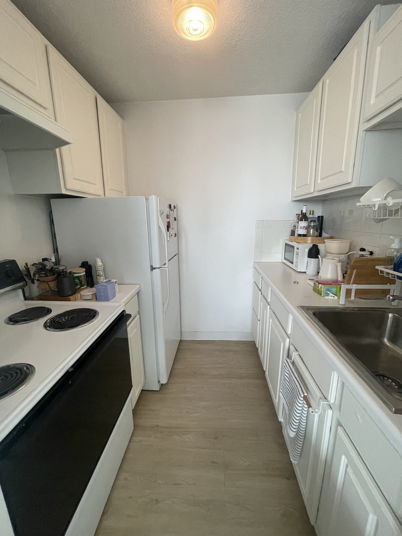 2728 N Hampden Court Unit: 608