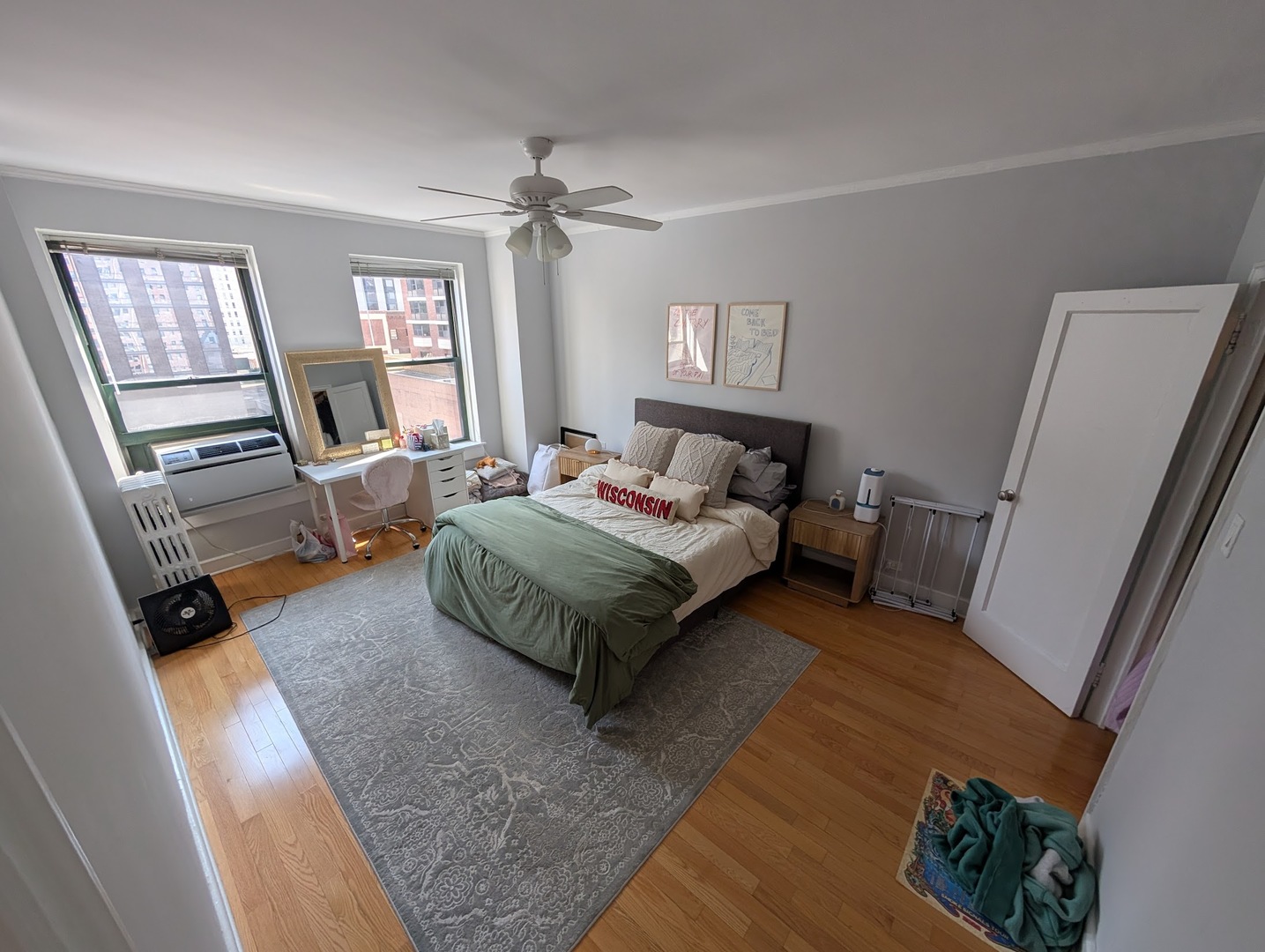 10 W Elm Street Unit: 902