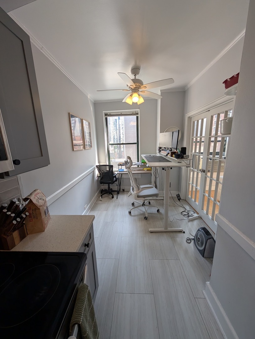 10 W Elm Street Unit: 902