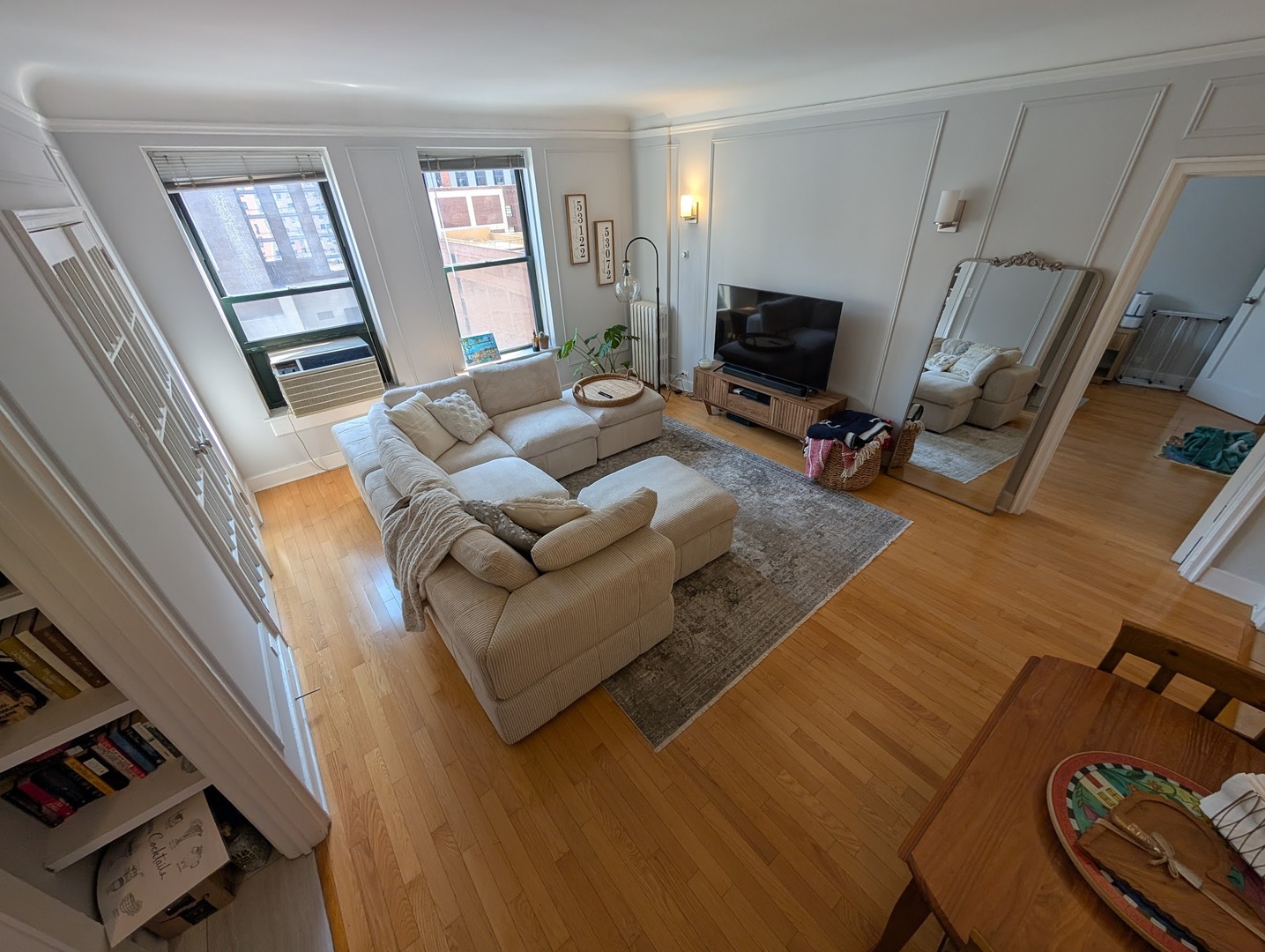 10 W Elm Street Unit: 902