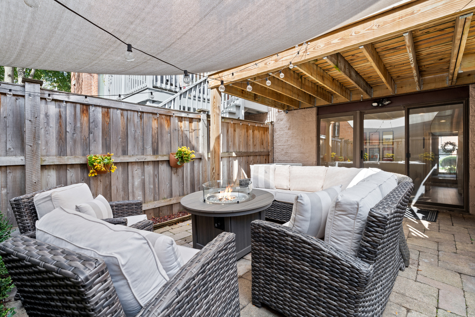 2720 N Greenview Avenue Unit: L