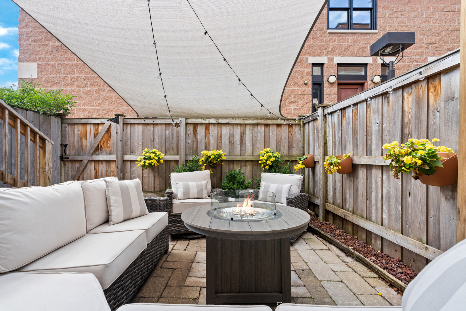 2720 N Greenview Avenue Unit: L