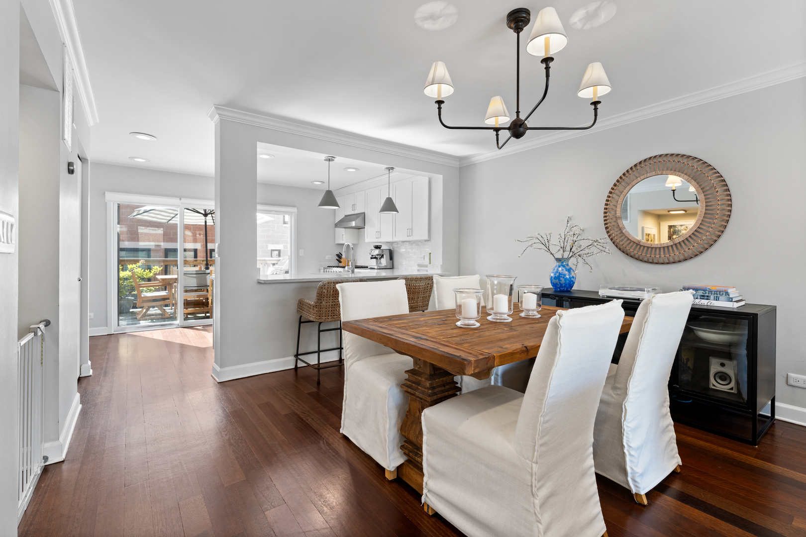 2720 N Greenview Avenue Unit: L