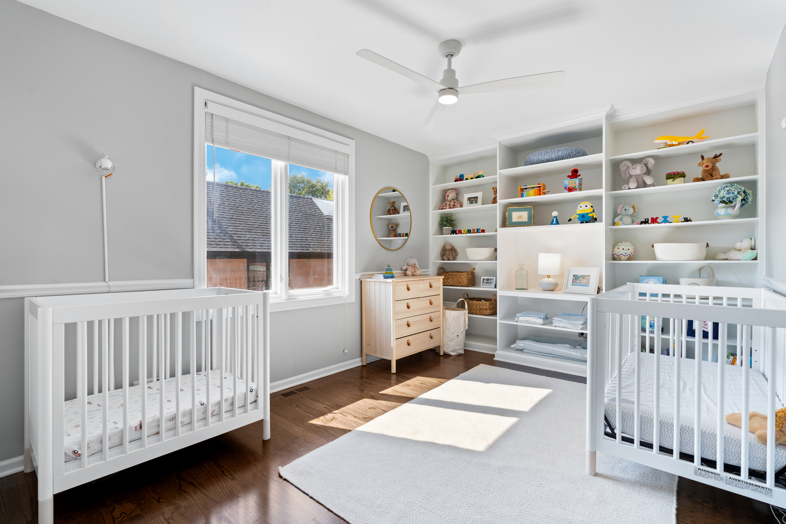 2720 N Greenview Avenue Unit: L