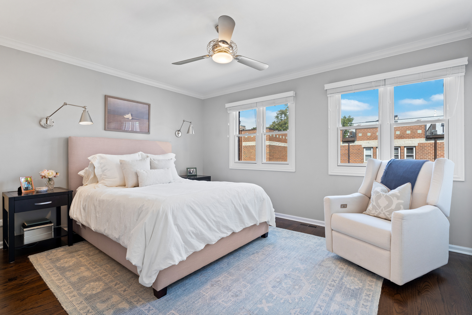 2720 N Greenview Avenue Unit: L