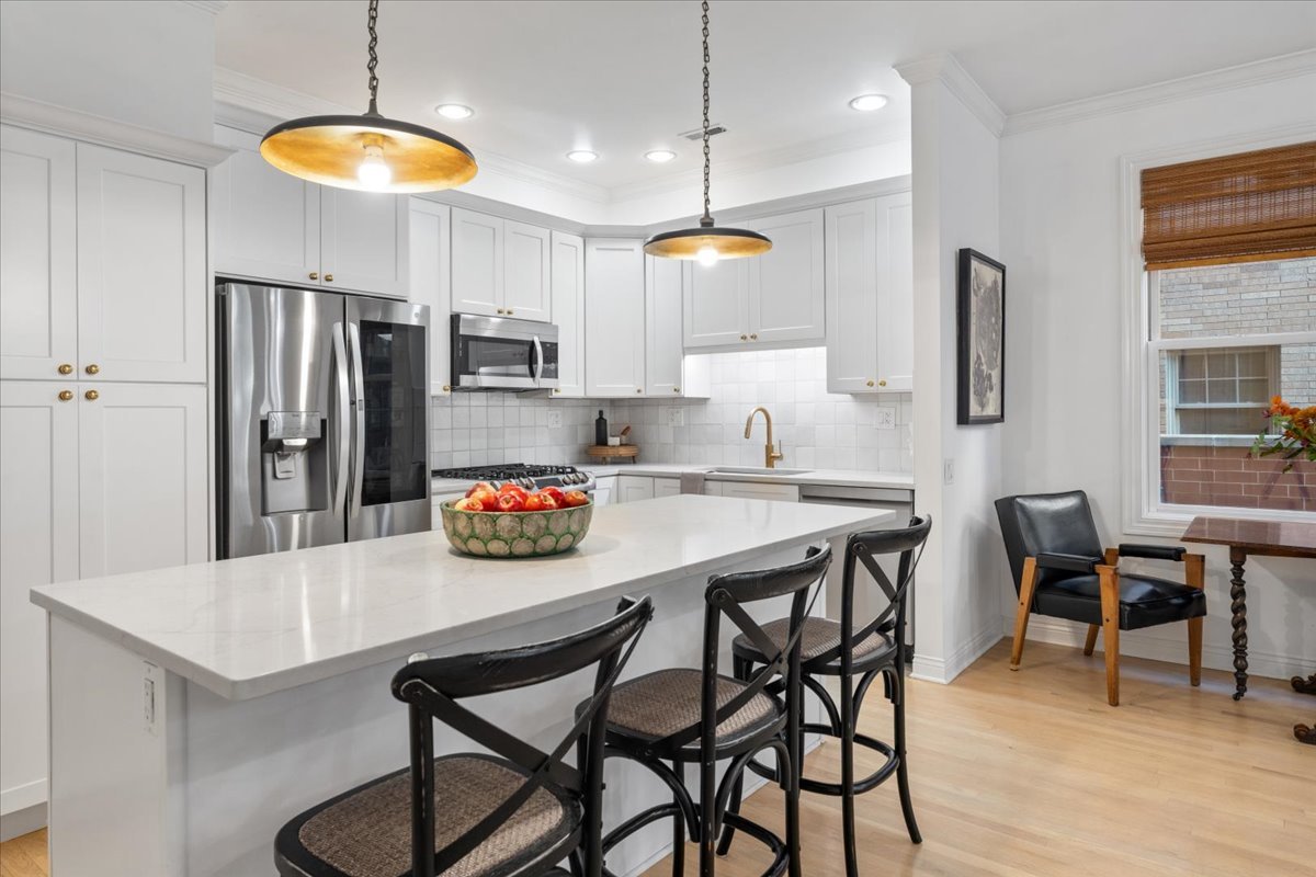 1355 W Washington Boulevard Unit: 2D