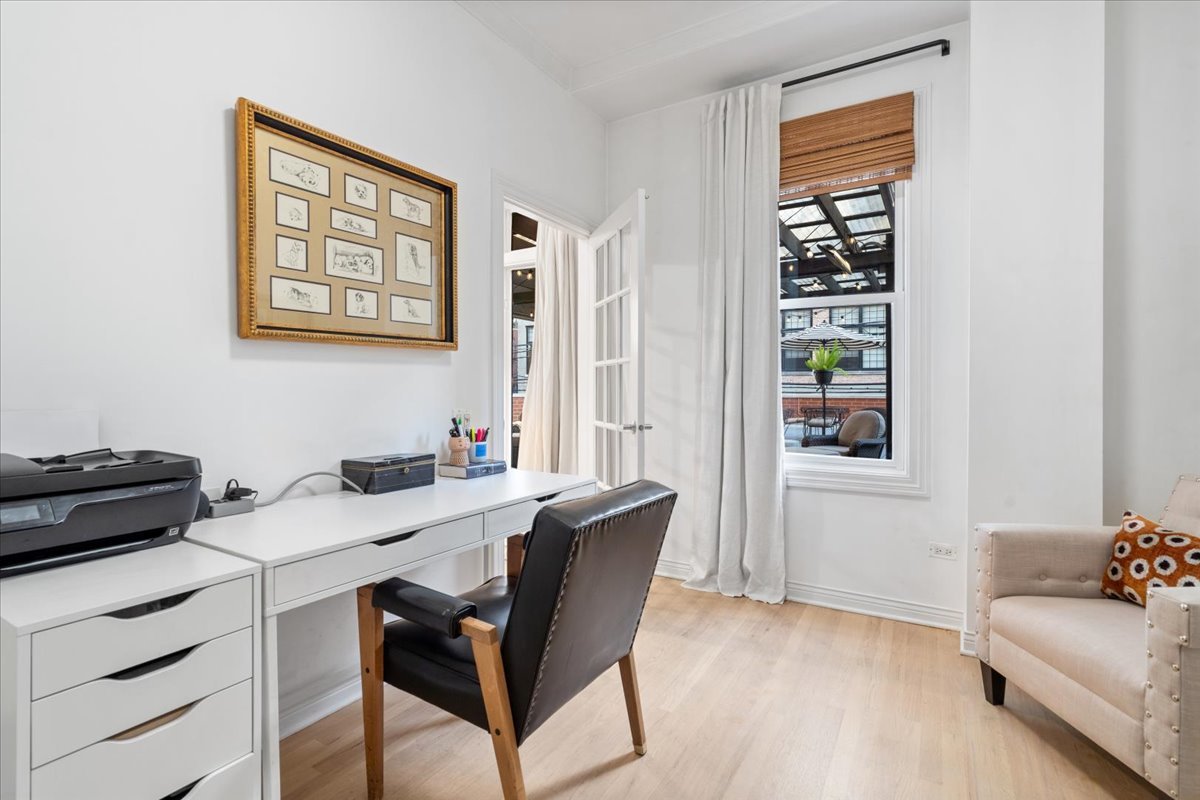 1355 W Washington Boulevard Unit: 2D