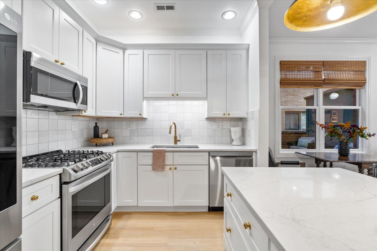 1355 W Washington Boulevard Unit: 2D