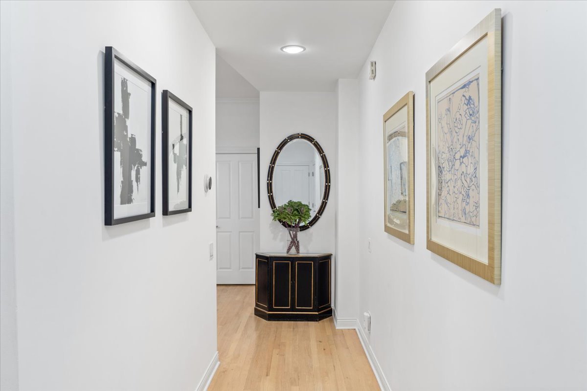 1355 W Washington Boulevard Unit: 2D