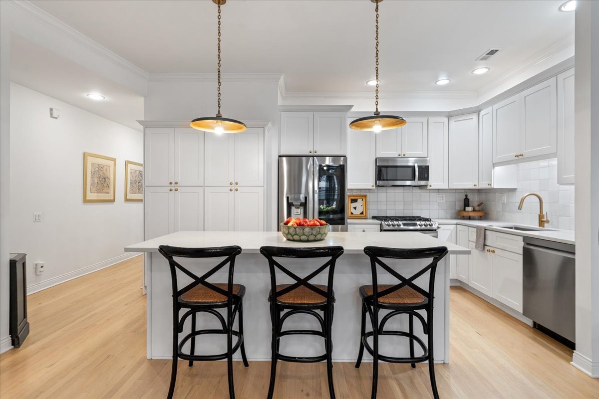 1355 W Washington Boulevard Unit: 2D