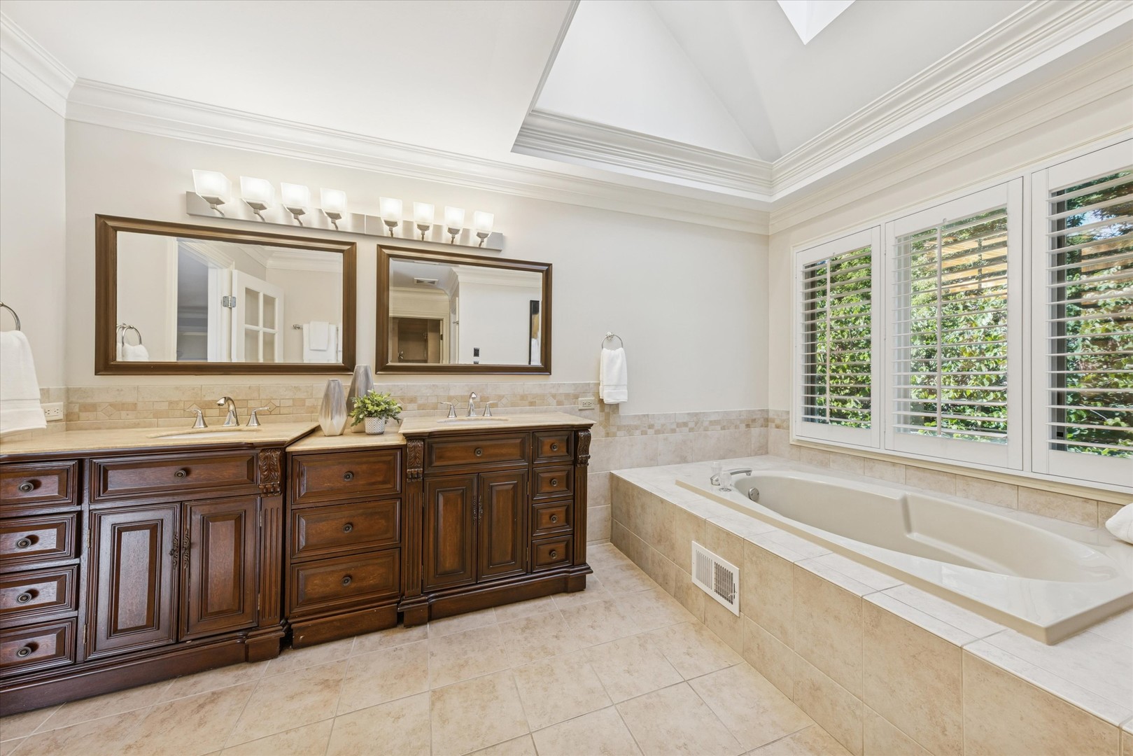 327 Bonnie Brae Road