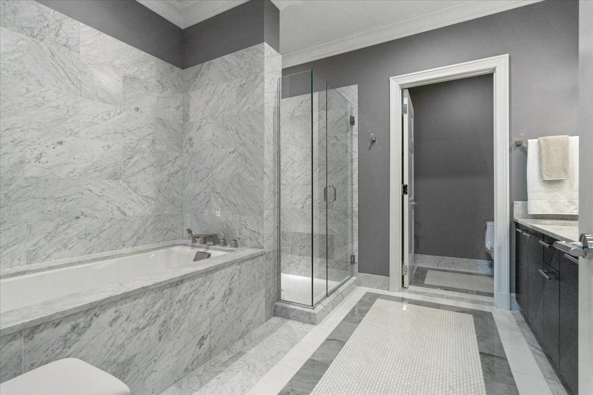 2550 N Lakeview Avenue Unit: N1801