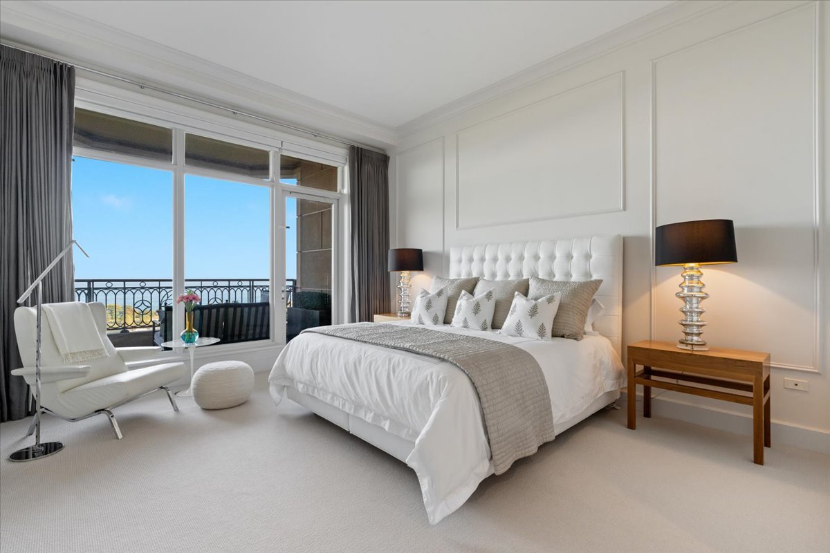 2550 N Lakeview Avenue Unit: N1801