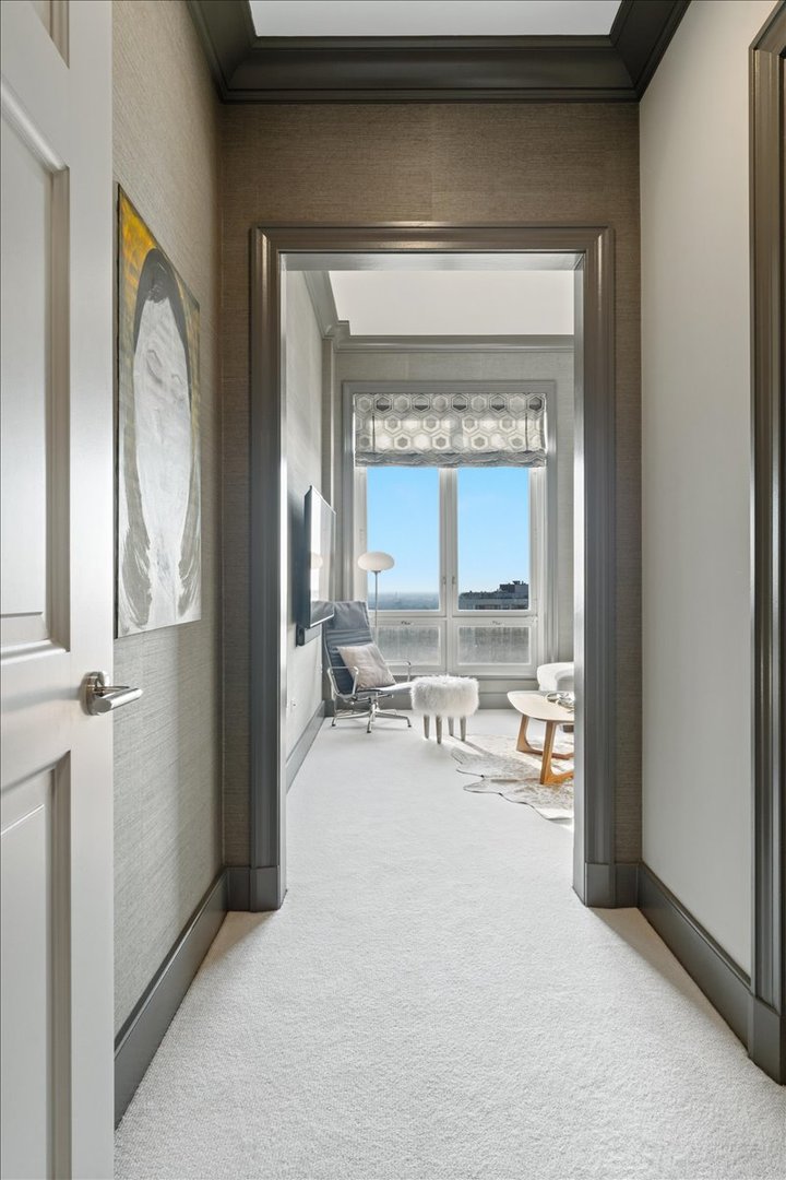 2550 N Lakeview Avenue Unit: N1801