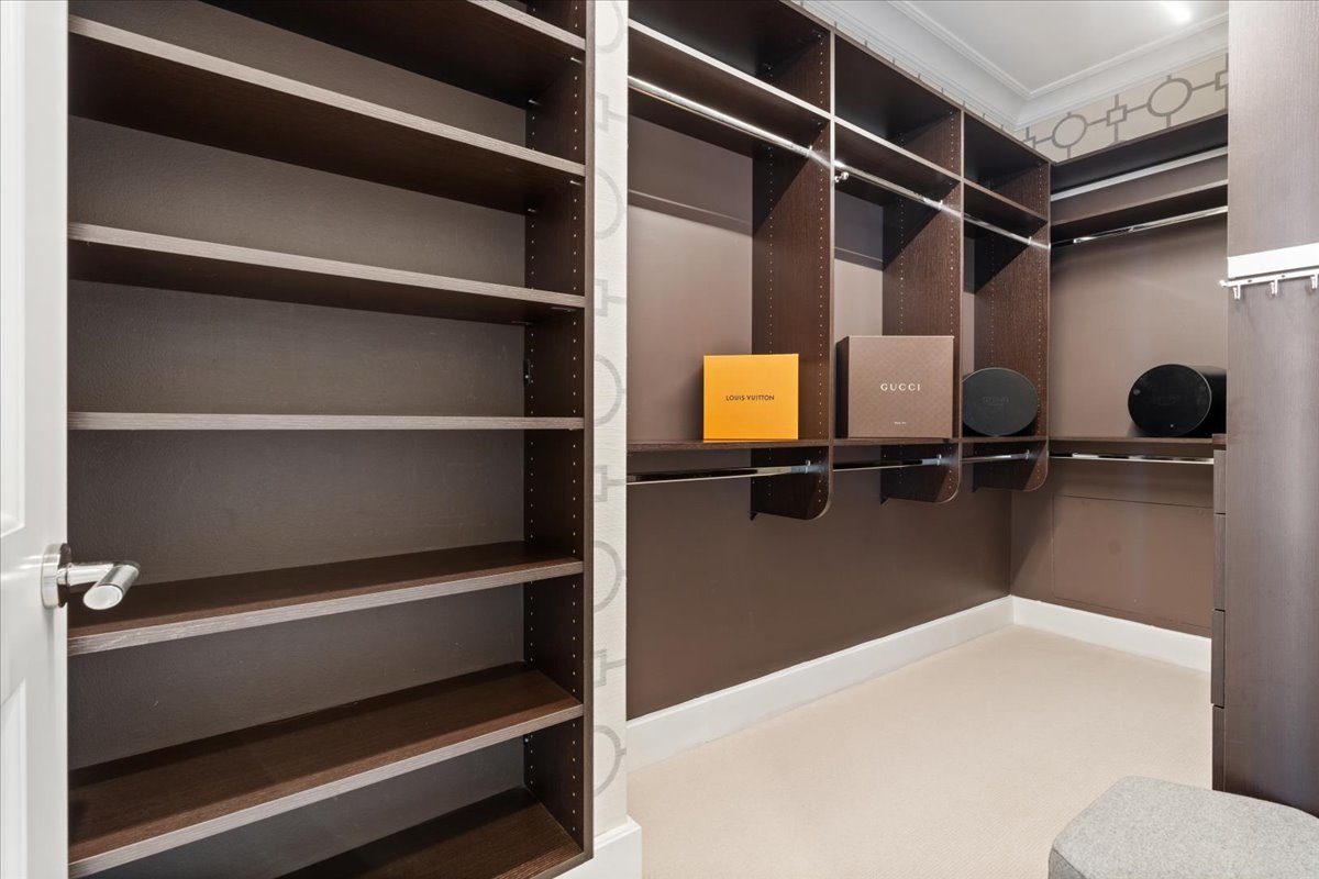 2550 N Lakeview Avenue Unit: N1801