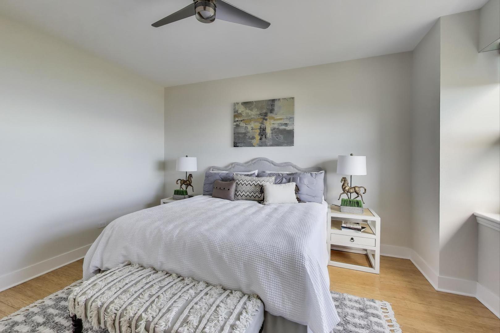 330 S Michigan Avenue Unit: 2006