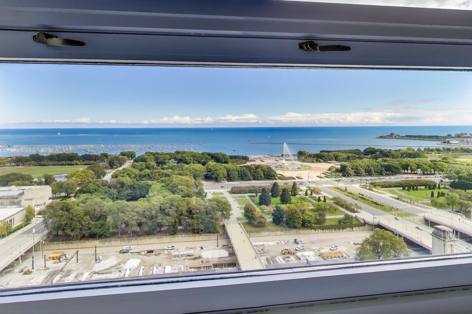 330 S Michigan Avenue Unit: 2006