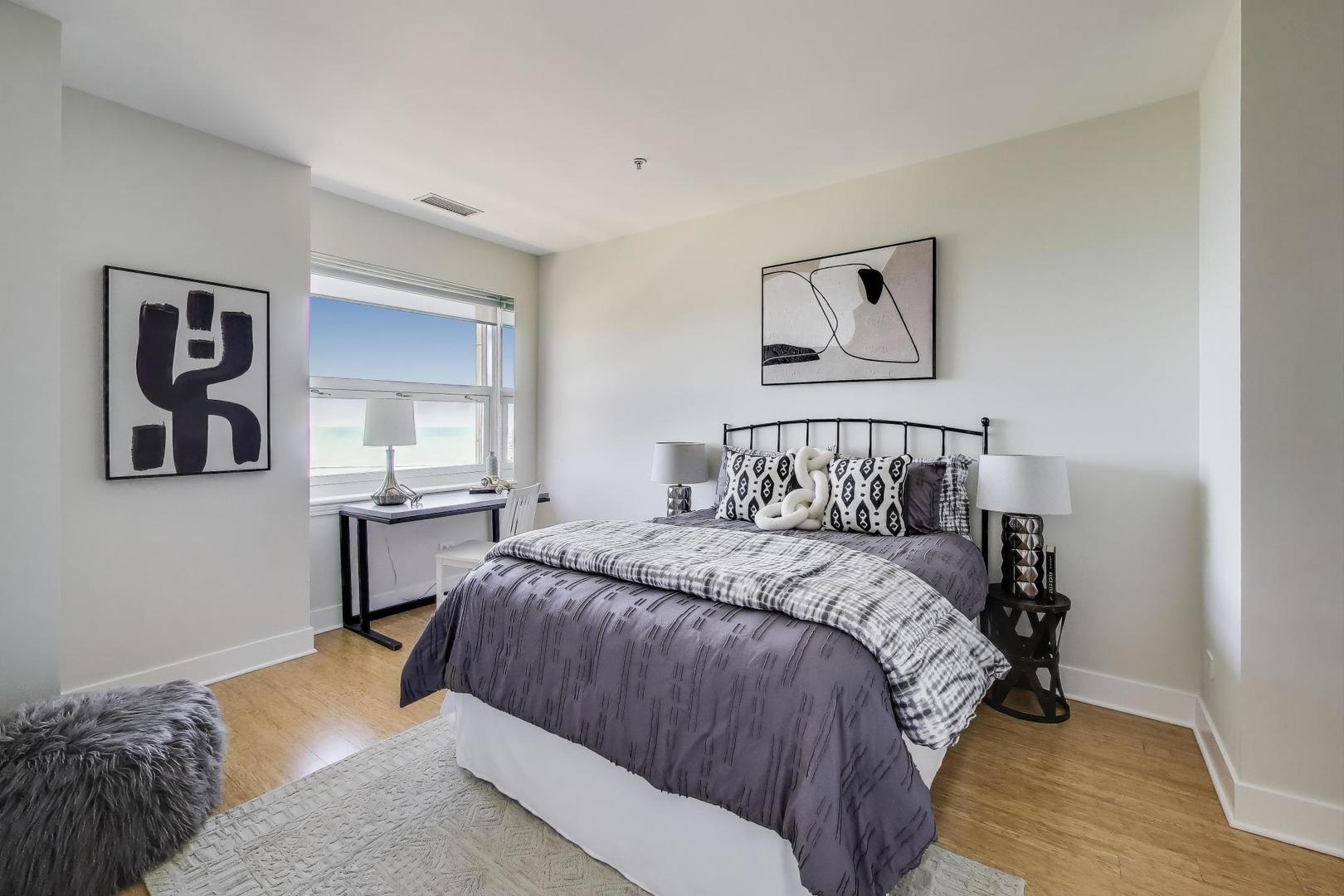 330 S Michigan Avenue Unit: 2006