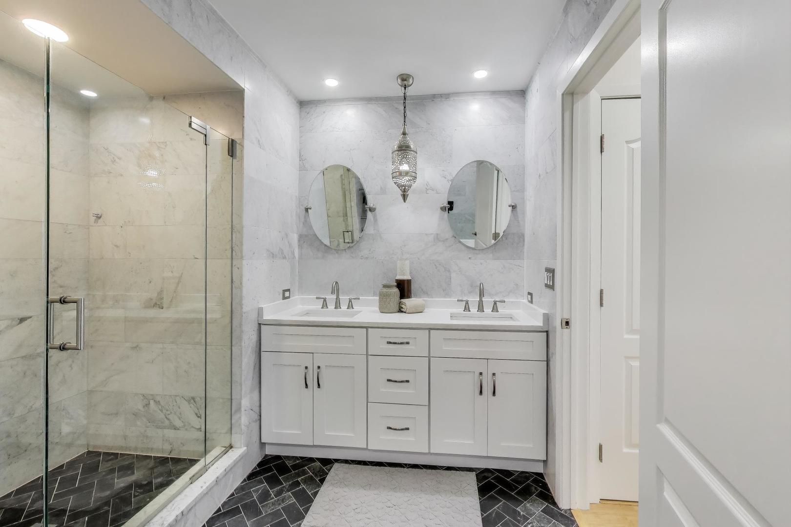 330 S Michigan Avenue Unit: 2006