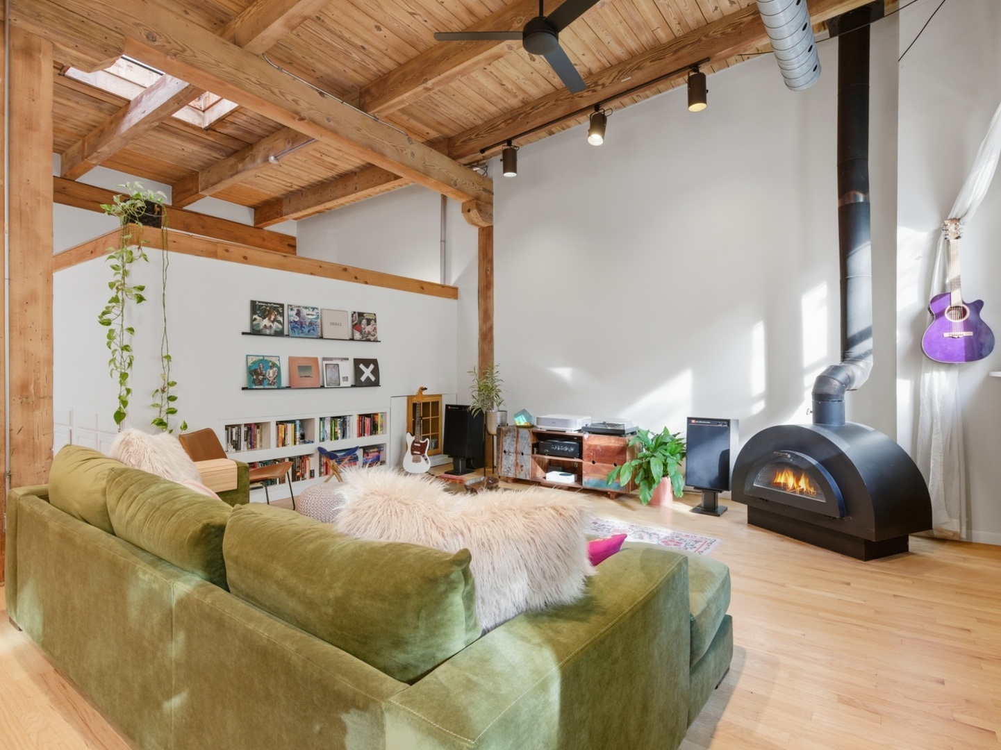 2435 N SHEFFIELD Avenue Unit: 11