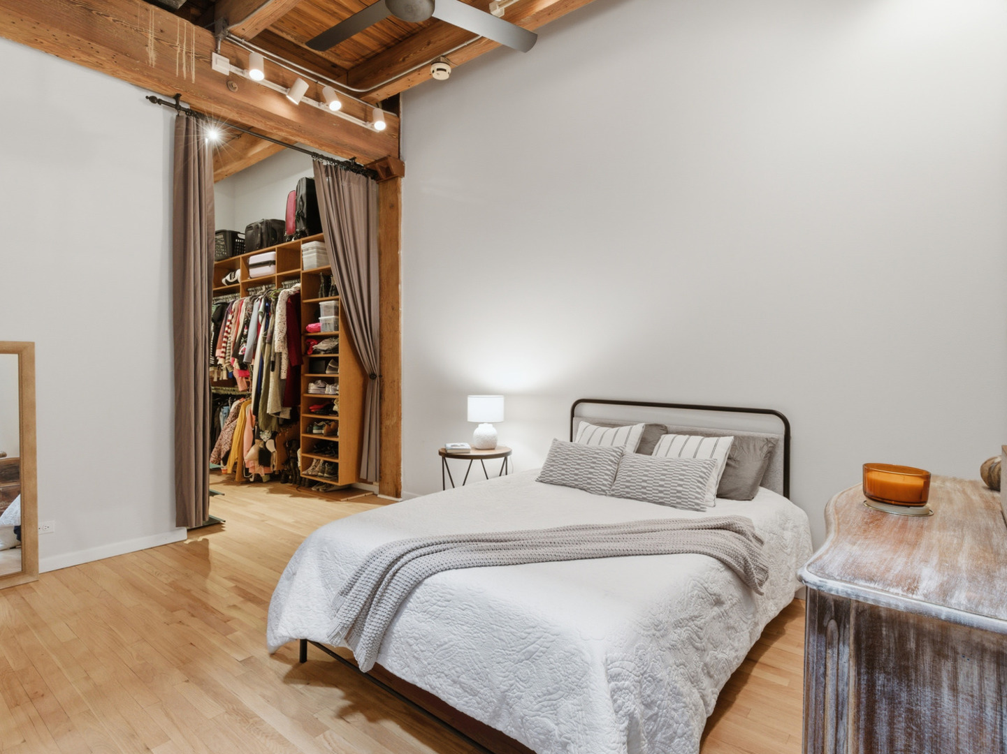 2435 N SHEFFIELD Avenue Unit: 11