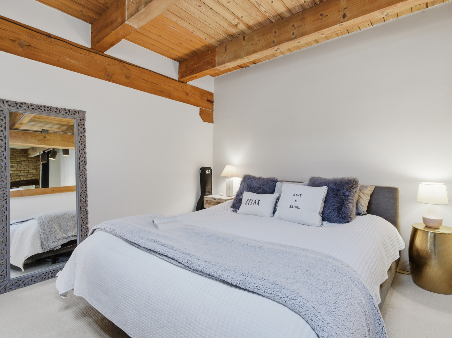 2435 N SHEFFIELD Avenue Unit: 11