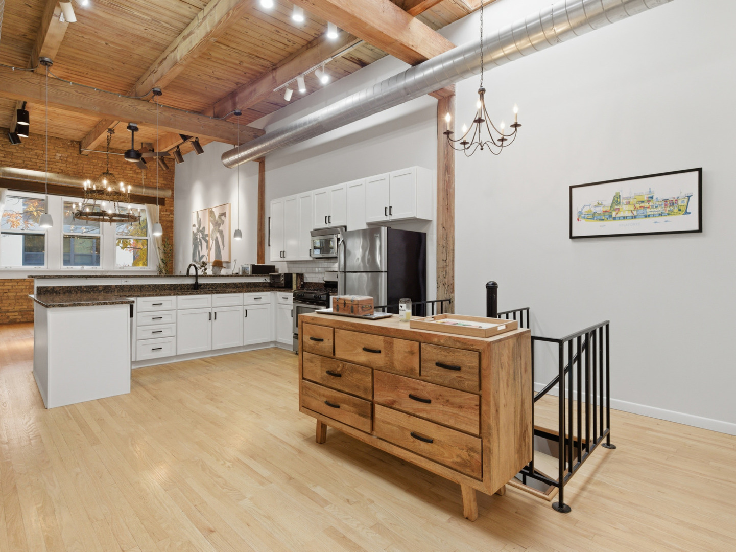 2435 N SHEFFIELD Avenue Unit: 11