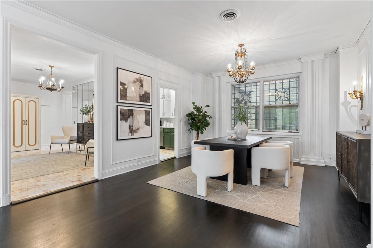 179 E LAKE SHORE Drive Unit: 202