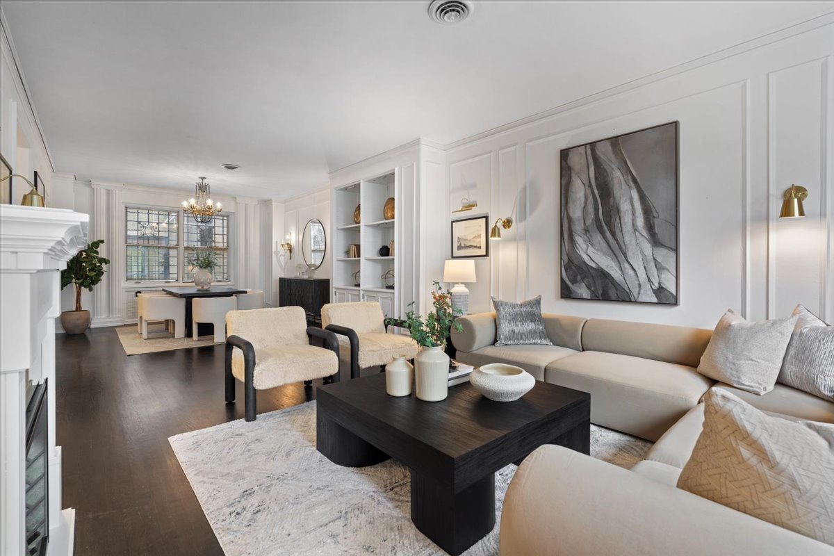 179 E LAKE SHORE Drive Unit: 202