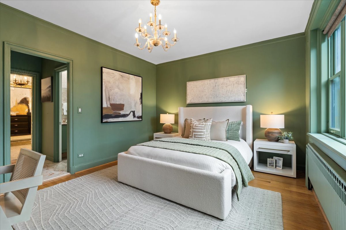 179 E LAKE SHORE Drive Unit: 202