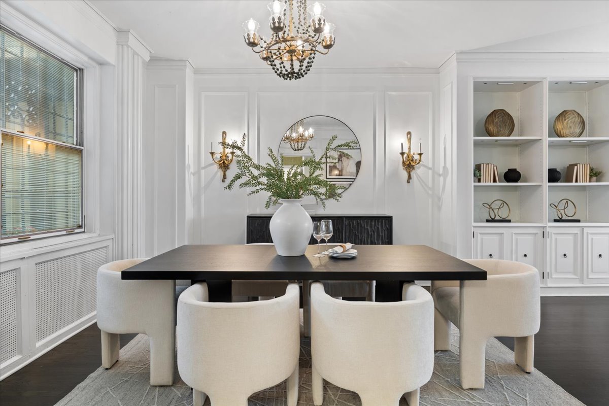 179 E LAKE SHORE Drive Unit: 202