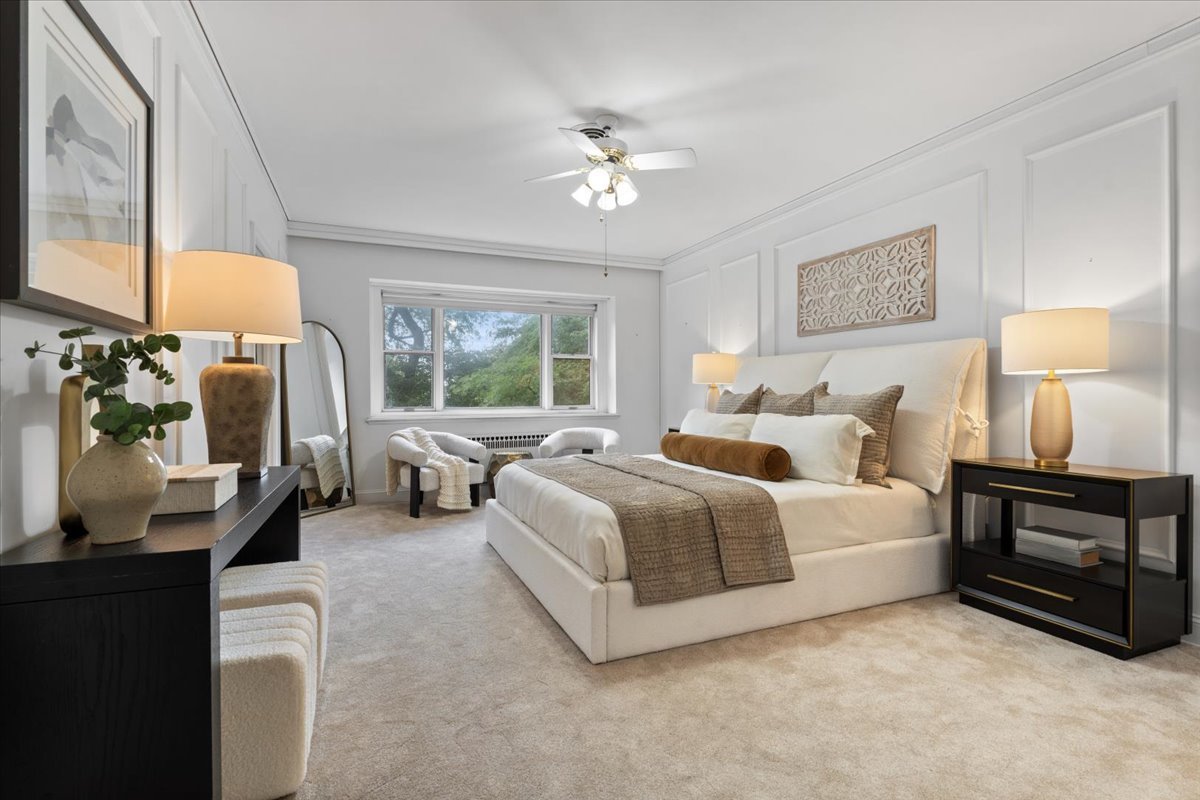 179 E LAKE SHORE Drive Unit: 202