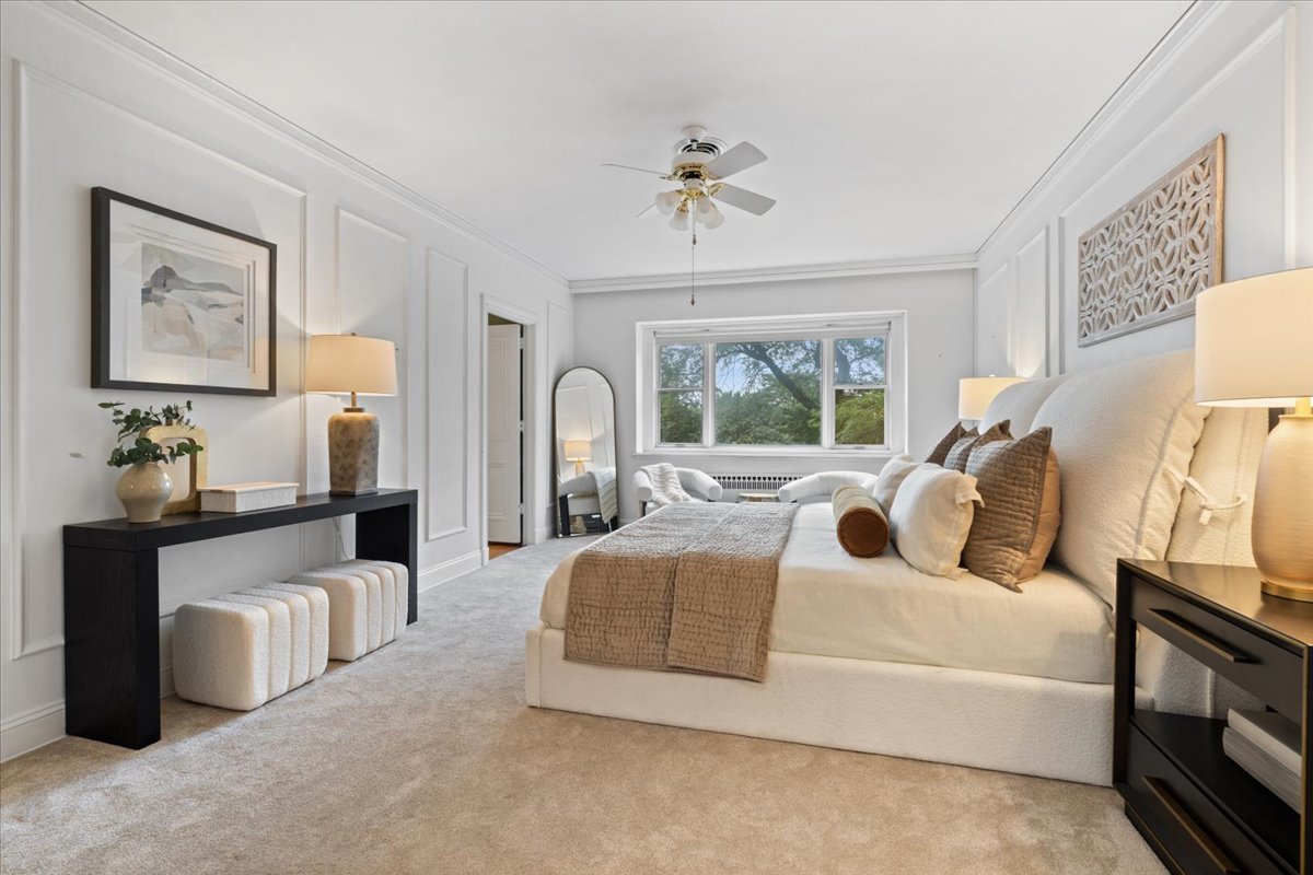 179 E LAKE SHORE Drive Unit: 202