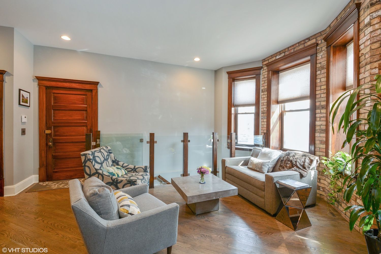 2608 N DAYTON Street Unit: 1S